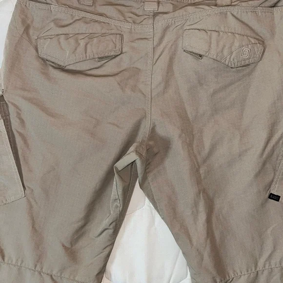 5.11 Khaki Pants Women’s Size 16 - Picture 3 of 3
